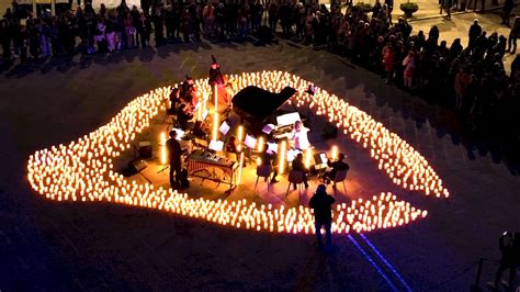 Il Concerto di Diamante: Una Sinfonia Thai di Emozioni, Musica e Polvere Magica!