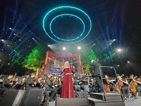 Il concerto di Jeans: melodie turche e un pubblico rapito dalla magia!