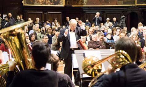 Il Grande Concerto di Javad: Un Esplosione di Talento e Cultura Persiana!