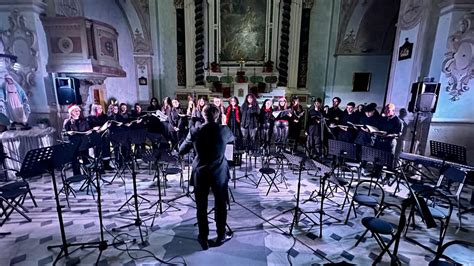 La Magia di Qori in Italia: Un Concerto Indimenticabile di Musica e Cultura!